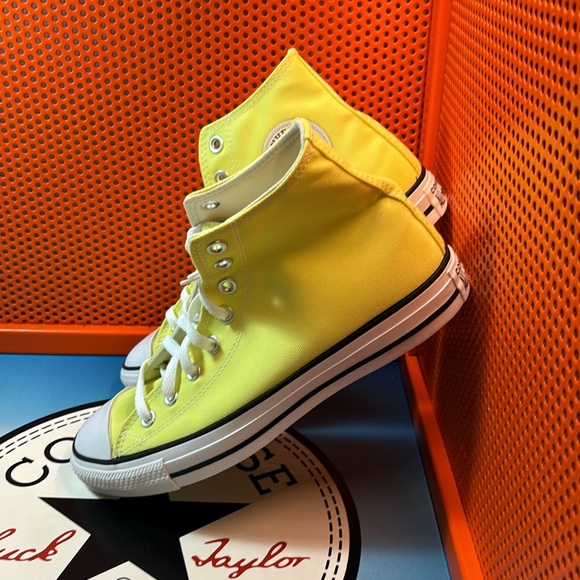 Converse Chuck Taylor Men's High Top 'LT ZITRON' - Picture 2 of 7
